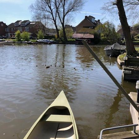 Gezellige Pipo Met Grote Schommel Aan Het Water Villa Medemblik Luaran gambar