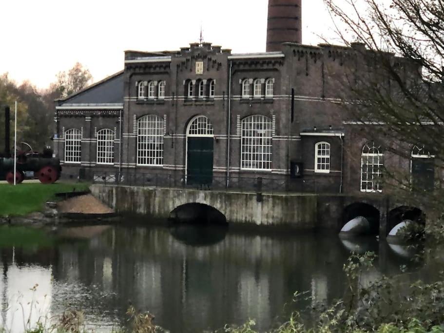 Gezellige Pipo Met Grote Schommel Aan Het Water Villa Medemblik Luaran gambar